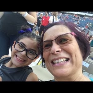 Meet your Posher, Lisa